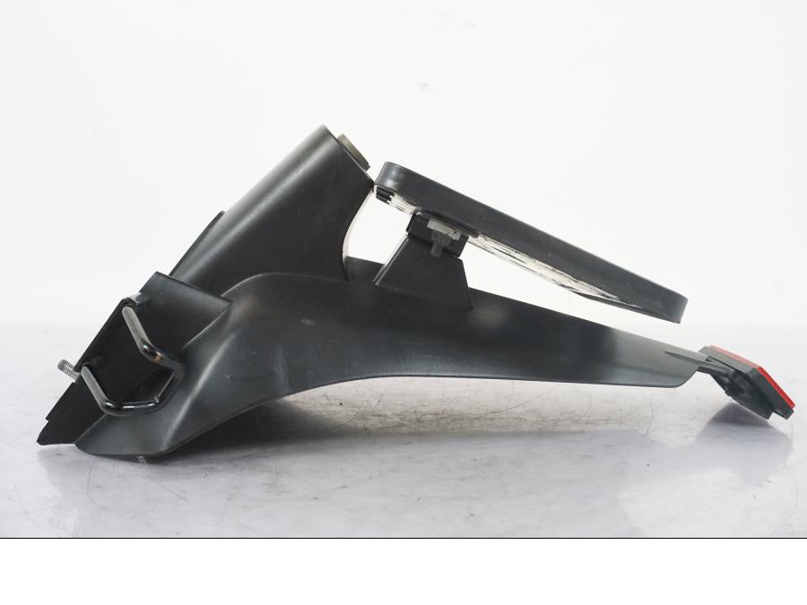 Höger sida på Skylthållare från en Kawasaki ZZ-R 1400 -2009 motorcykel.