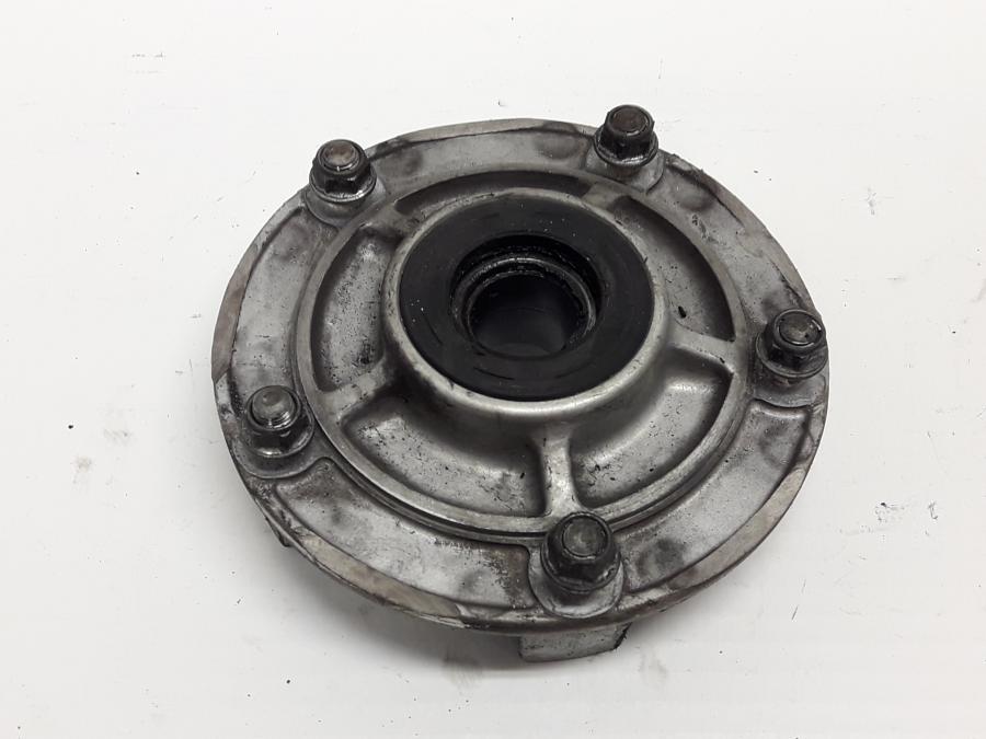 Framsidan på Drevfäste från en Suzuki SV 1000 -2004 motorcykel.