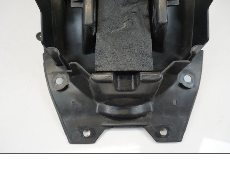 Extrabild1 på Undertail från en Suzuki GSX 1300 R -2017 motorcykel.