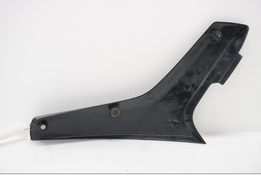 Baksidan på Sidopanel från en Suzuki DL 1000 -2004 motorcykel.