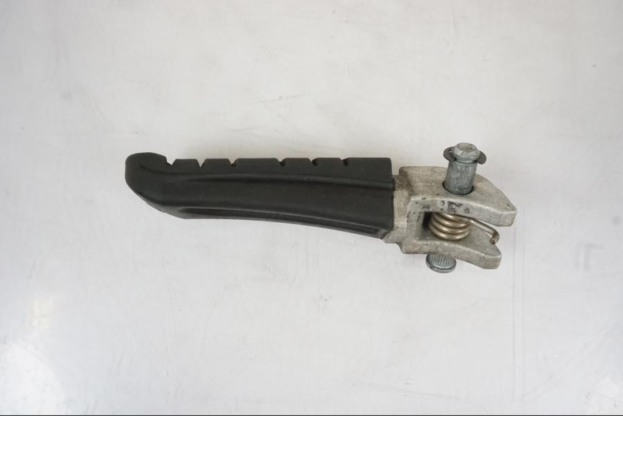 Höger sida på Fotpinne från en KTM 790 Duke -2019 motorcykel.