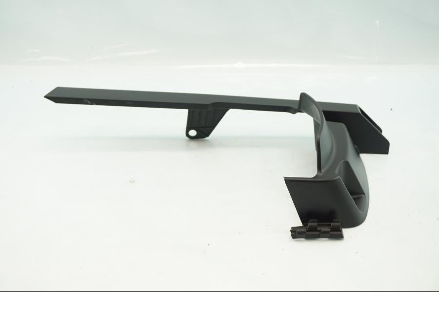 Höger sida på Kedjeskydd från en Husqvarna Vitpilen 701 -2018 motorcykel.