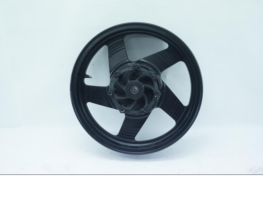 Framsidan på Fälg från en Kawasaki VN 1500 Classic Tourer -2001 motorcykel.