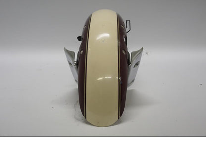 Vänster sida på Framskärm från en Suzuki VZ 800 -1998 motorcykel.
