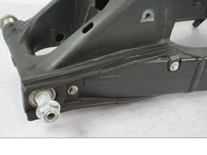 Baksidan på Sving från en Suzuki GSX-R 750 -2006 motorcykel.