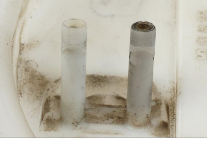 Höger sida på Bensintanksanslutning från en BMW R 1200 GS -2005 motorcykel.