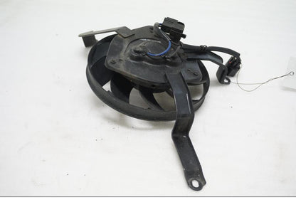 Framsidan på Vattenkylfläkt från en Suzuki GSX-R 600 -2004 motorcykel.