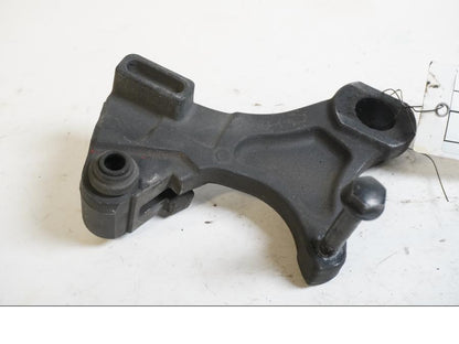 Framsidan på Bromsoksfäste från en Triumph Street Triple R -2009 motorcykel.