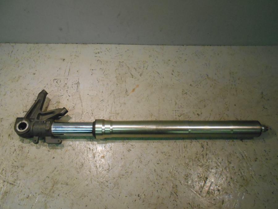 Baksidan på Gaffelben från en Ducati 848 -2013 motorcykel.