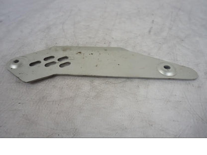 Snett uppifrån på Fotpinnehälskydd från en Kawasaki ER-6F -2010 motorcykel.