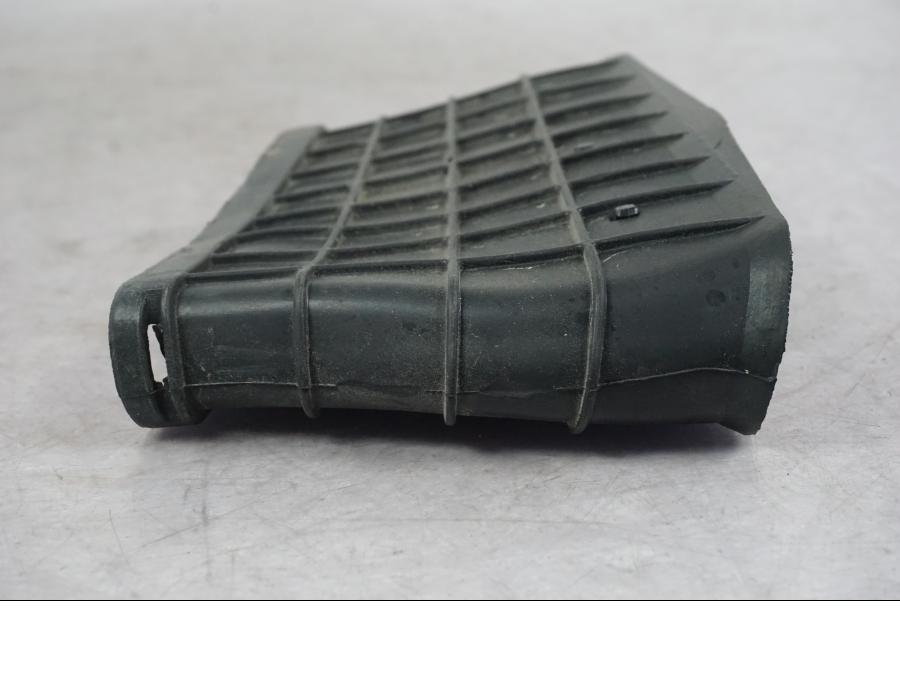 Snett uppifrån på Luftintagskåpa från en Ducati Multistrada V4 -2024 motorcykel.