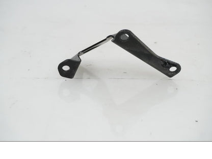 Snett nerifrån på Bensinpump insprut från en KTM 1290 Super Adventure S -2022 motorcykel.