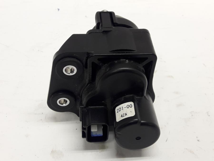 Framsidan på Avgasspjällmotor från en Yamaha XJR 1300 -2015 motorcykel.