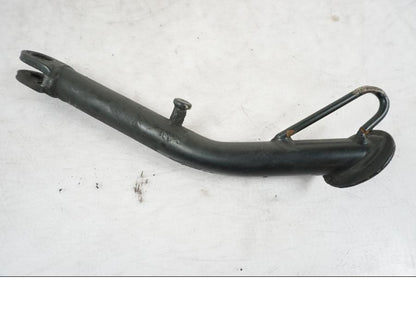 Framsidan på Sidostöd från en KTM 125 Duke -2022 motorcykel.