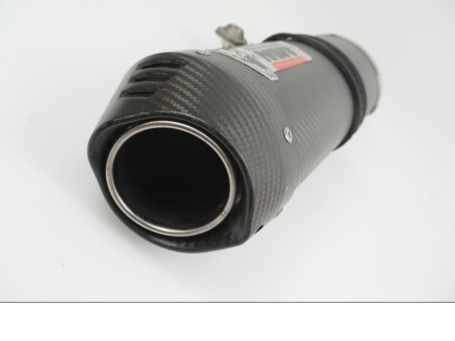 Vänster sida på Ljuddämpare Sport från en Yamaha MT-09 -2018 motorcykel.