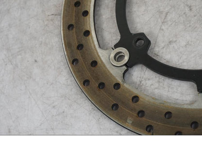 Höger sida på Bromsskiva från en Yamaha MT-09 -2024 motorcykel.