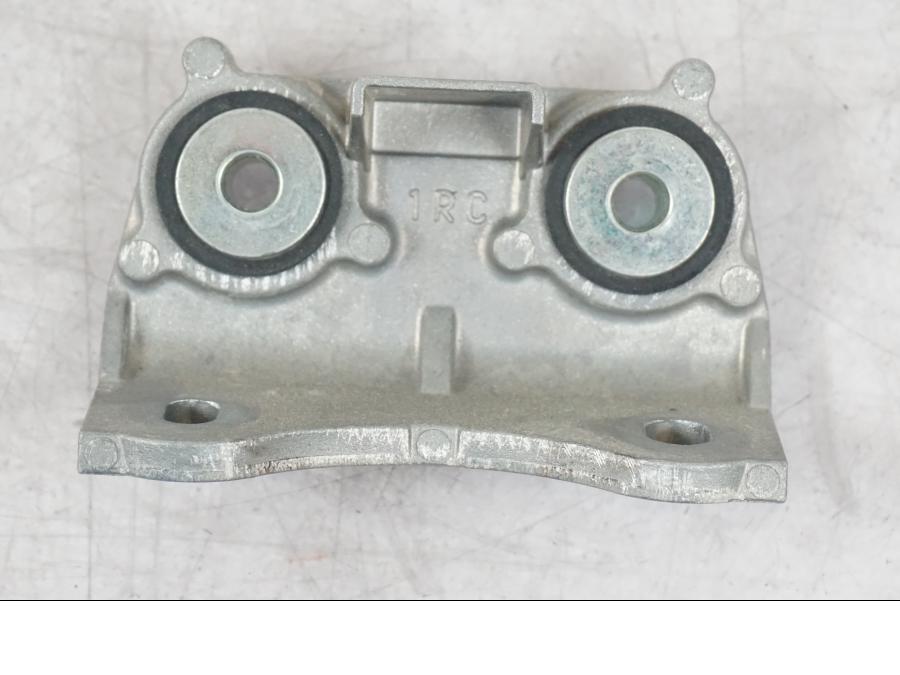 Vänster sida på Bensintankfäste från en Yamaha MT-09 -2016 motorcykel.