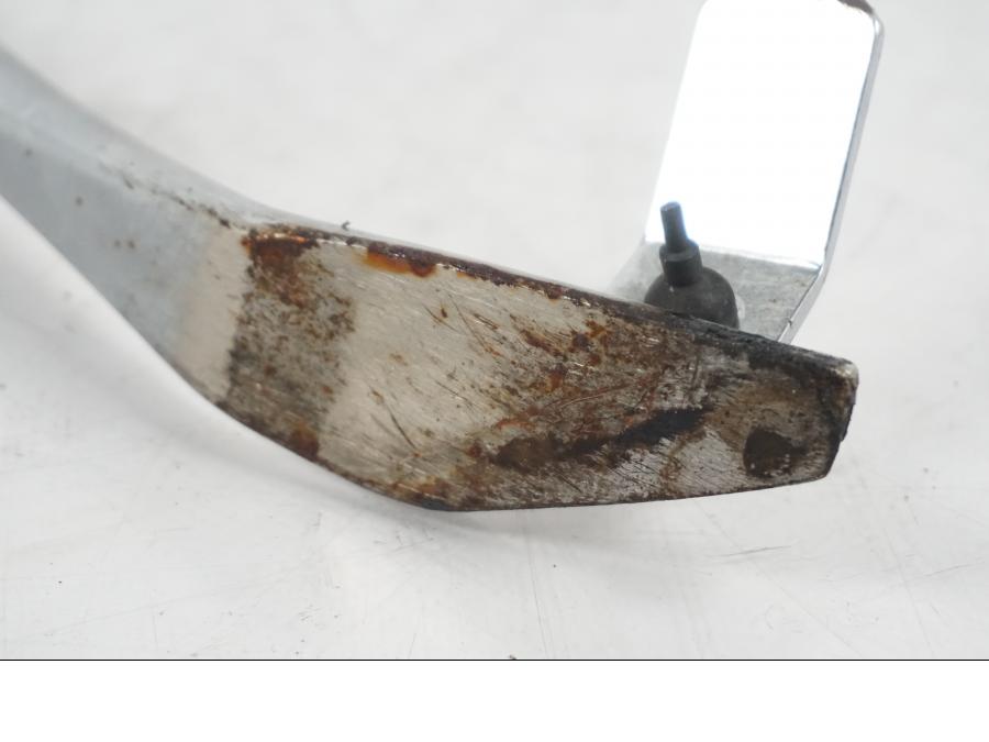 Baksidan på Sidostöd från en H-D Softail Standard FXST -2001 motorcykel.