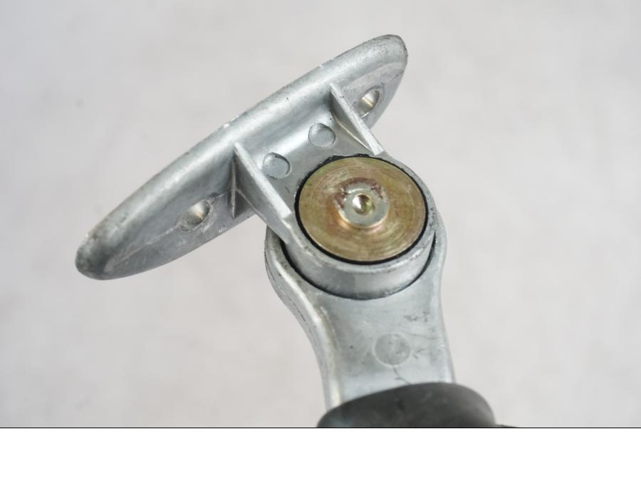 Snett uppifrån på Backspegel från en Suzuki GSX 1300 RX -1999 motorcykel.