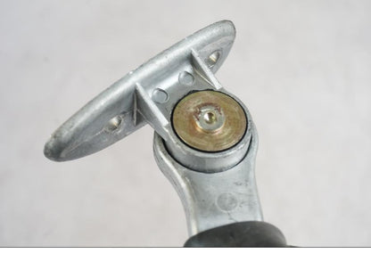 Snett uppifrån på Backspegel från en Suzuki GSX 1300 RX -1999 motorcykel.