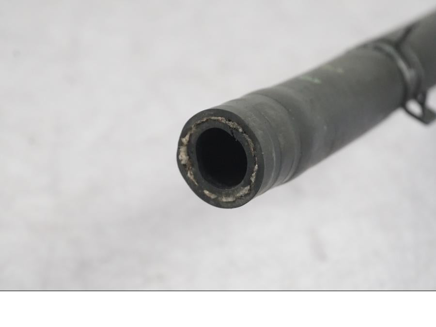 Höger sida på Oljekylrör från en BMW R 1200 GS -2005 motorcykel.