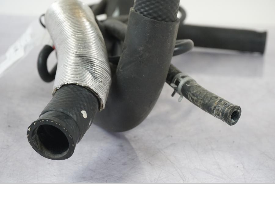 Extrabild3 på Vattenkyl Slang Set från en Suzuki GSX 1300 RX -1999 motorcykel.