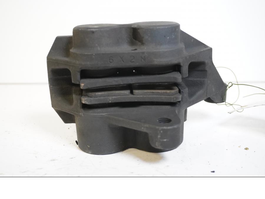 Höger sida på Bromsok från en Yamaha FZ-1 N -2007 motorcykel.