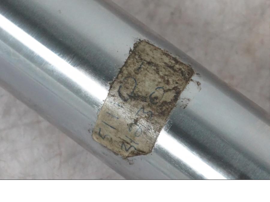 Extrabild3 på Gaffelben från en Suzuki RE5 -1980 motorcykel.