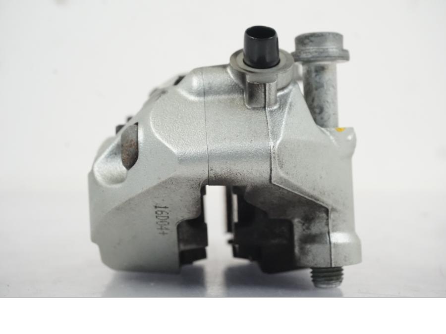 Vänster sida på Bromsok från en Husqvarna 701 SUPERMOTO ABS -2016 motorcykel.