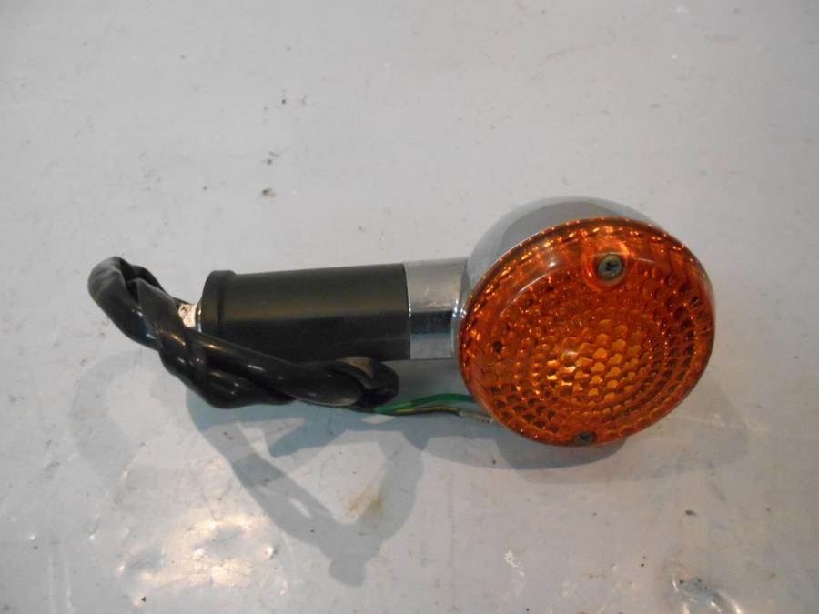 Framsidan på Blinkers från en Kawasaki VN 800 -1997 motorcykel.