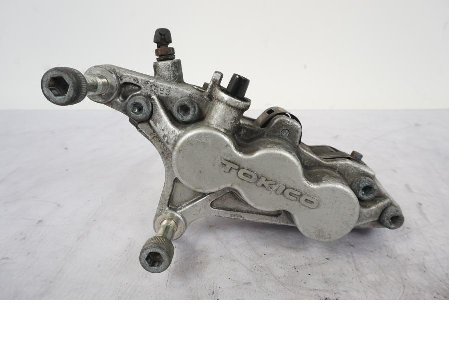 Baksidan på Bromsok från en Kawasaki VN 1500 -2003 motorcykel.