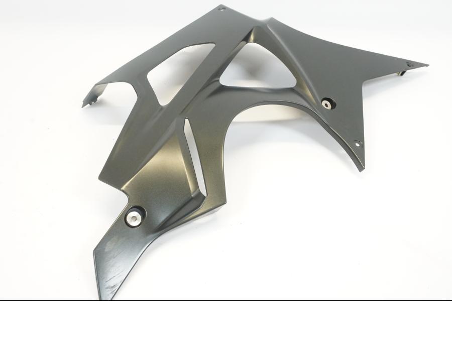 Höger sida på Magkåpa från en BMW S 1000 RR -2011 motorcykel.