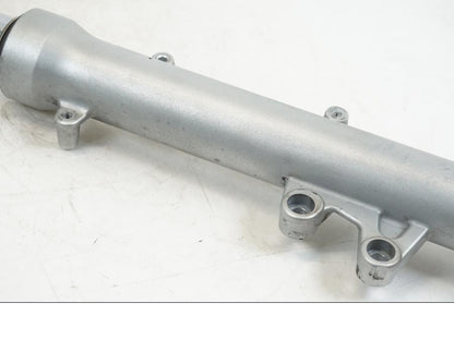 Höger sida på Gaffelben från en BMW F 650 CS -2003 motorcykel.