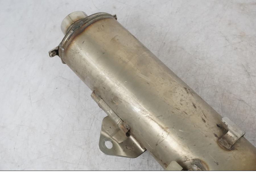 Vänster sida på Ljuddämpare från en Suzuki DL 1000 -2002 motorcykel.