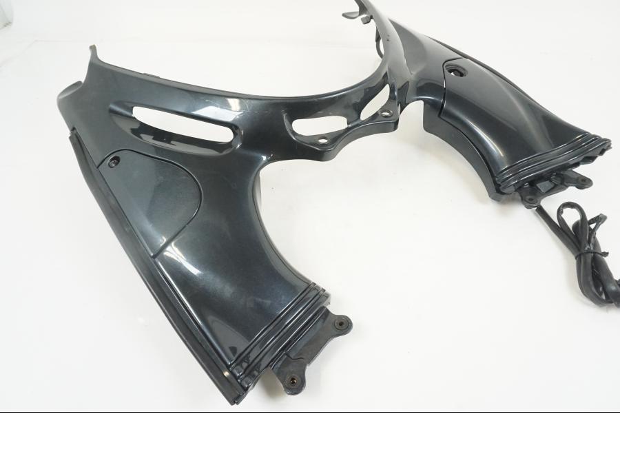 Framsidan på Toppkåpsinsida från en Kawasaki ZZR 1100 -1994 motorcykel.