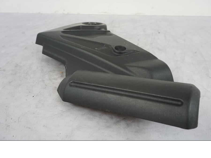 Höger sida på Ramskydd från en Kawasaki Versys 650 -2014 motorcykel.