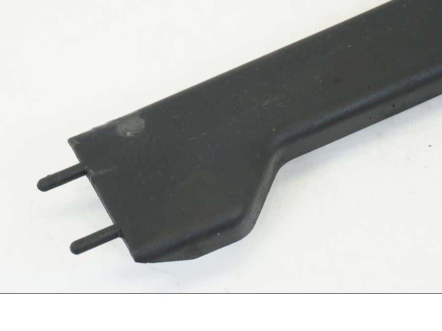 Baksidan på Kedjeskydd från en Ducati Streetfighter V4 -2020 motorcykel.