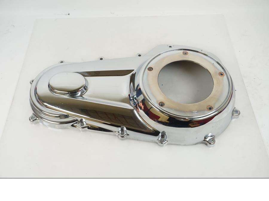 Framsidan på Kopplingskåpa från en H-D Street Glide FLHX -2017 motorcykel.