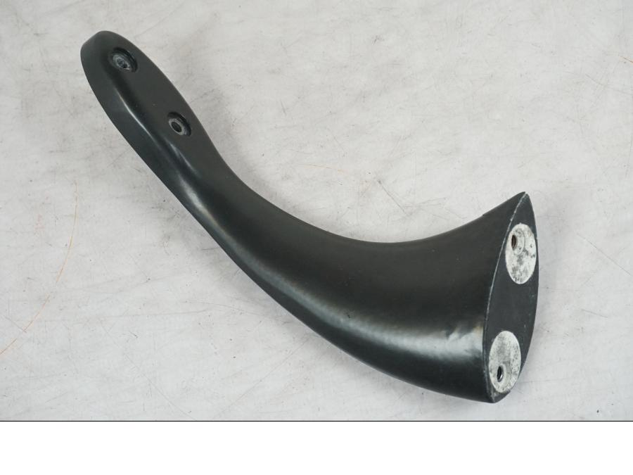 Framsidan på Backspegelfäste från en Triumph Daytona 955I -2000 motorcykel.