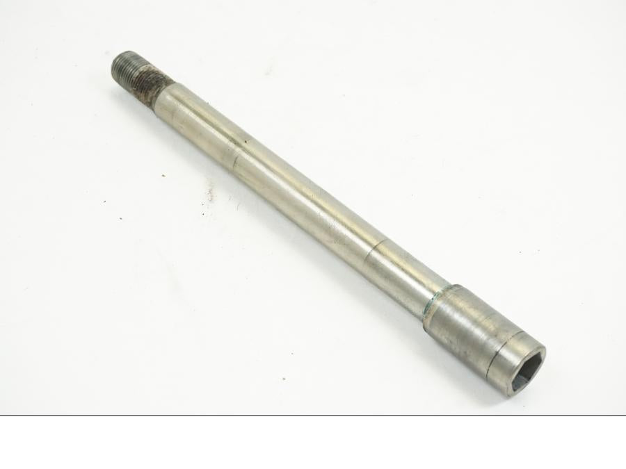 Framsidan på Axel från en Triumph Tiger 1200 -2018 motorcykel.