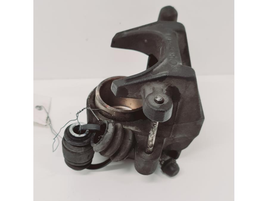 Vänster sida på Bromsok från en Suzuki DL 1000 -2016 motorcykel.