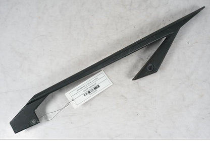 Framsidan på Kedjeskydd från en KTM 690 SM R -2009 motorcykel.