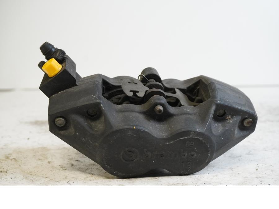 Baksidan på Bromsok från en BMW K 1300 GT -2009 motorcykel.