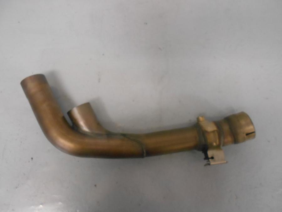 Baksidan på Mellanrör från en Ducati Monster 821 -2016 motorcykel.