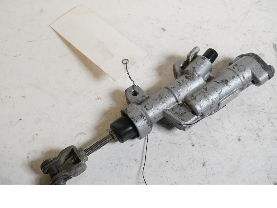 Framsidan på Bromshuvudcylinder från en Gasgas CG 250 -2013 motorcykel.