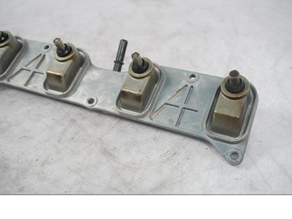 Baksidan på Fuel Rail från en Kawasaki ZX-10R -2008 motorcykel.