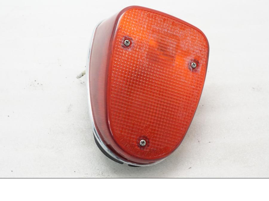 Framsidan på Baklampa från en Yamaha XVZ 13TD -1999 motorcykel.