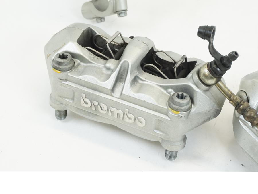 Baksidan på Bromsok från en KTM 950 SM -2006 motorcykel.