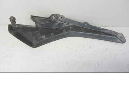 Höger sida på Framskärm från en Suzuki LTA 750 XP E -2009 motorcykel.