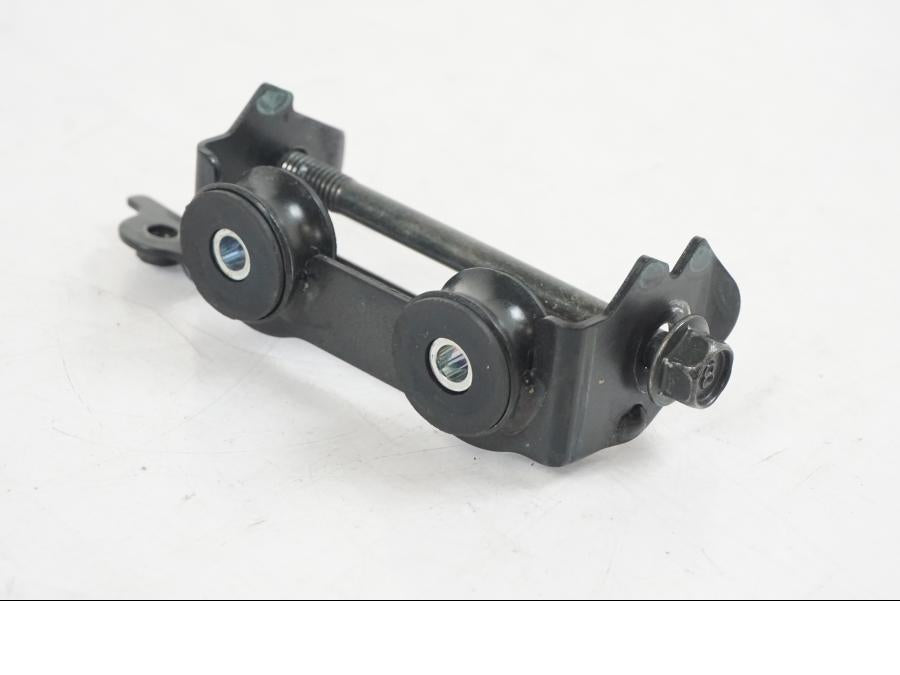 Höger sida på Bensintankfäste från en Yamaha MT-07 -2019 motorcykel.